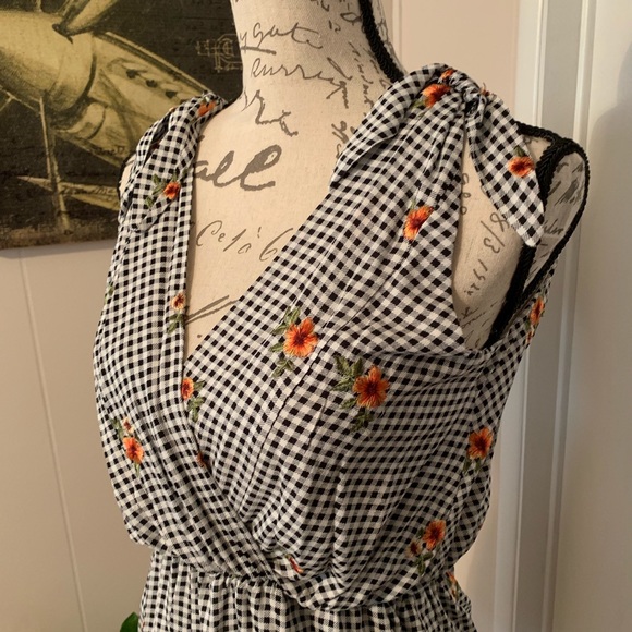 SOLD OUT - Picture 5 of 8